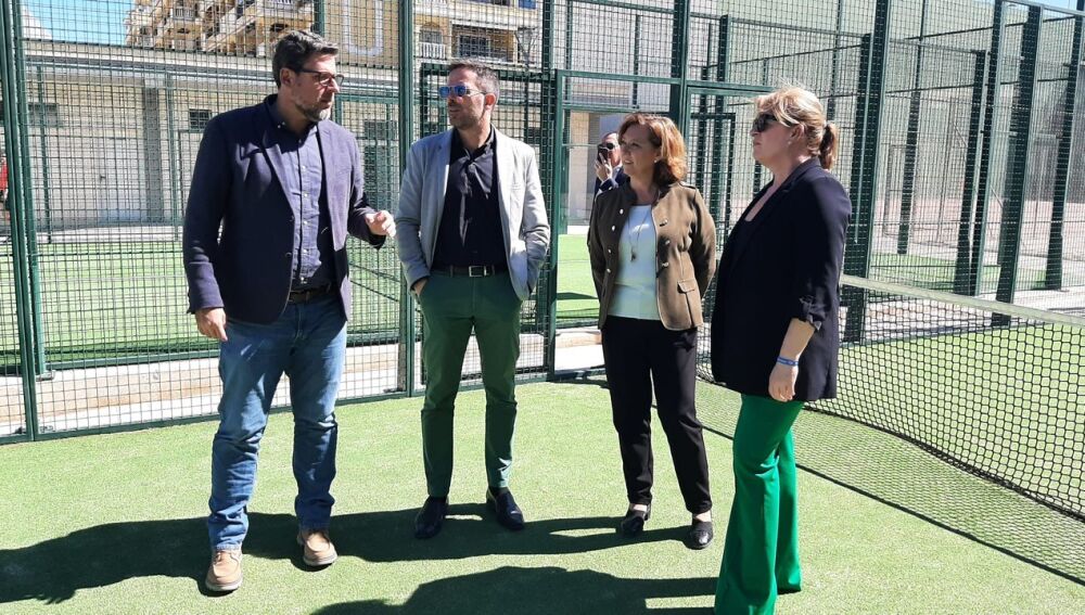 Visita a instalaciones deportivas en Algorfa
