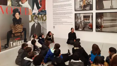 Visita de alumnos del Wenceslao Fernández Flórez a la exposición Meisel 93 Alumnos de 4º de ESO.