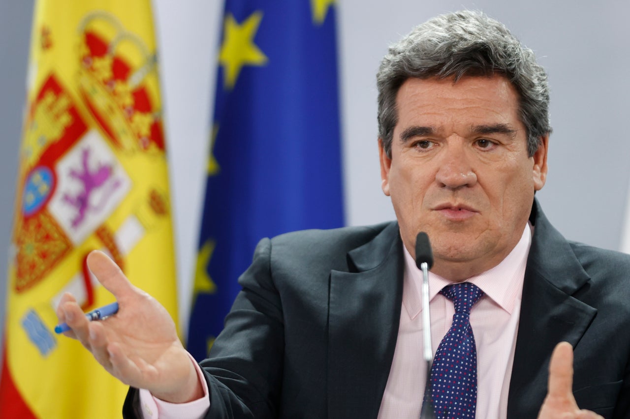 Escrivá, sobre el bono térmico: "Algún límite de renta tiene que haber para que no tengamos casos escandalosos" Escrivá, sobre el bono térmico: "Algún límite de renta tiene que haber para que no tengamos casos escandalosos"