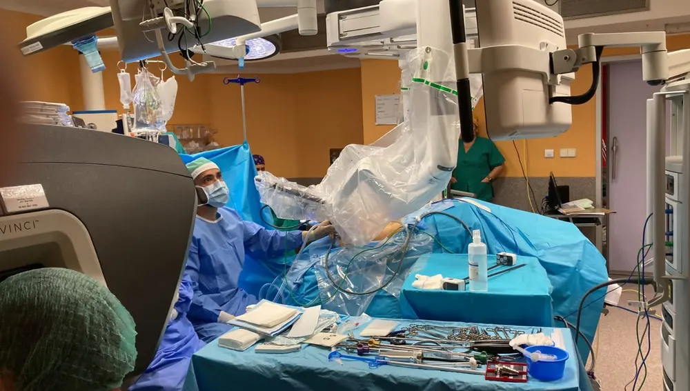 Primera intervención de cirugía robótica en el Hospital Universitario de Cabueñes