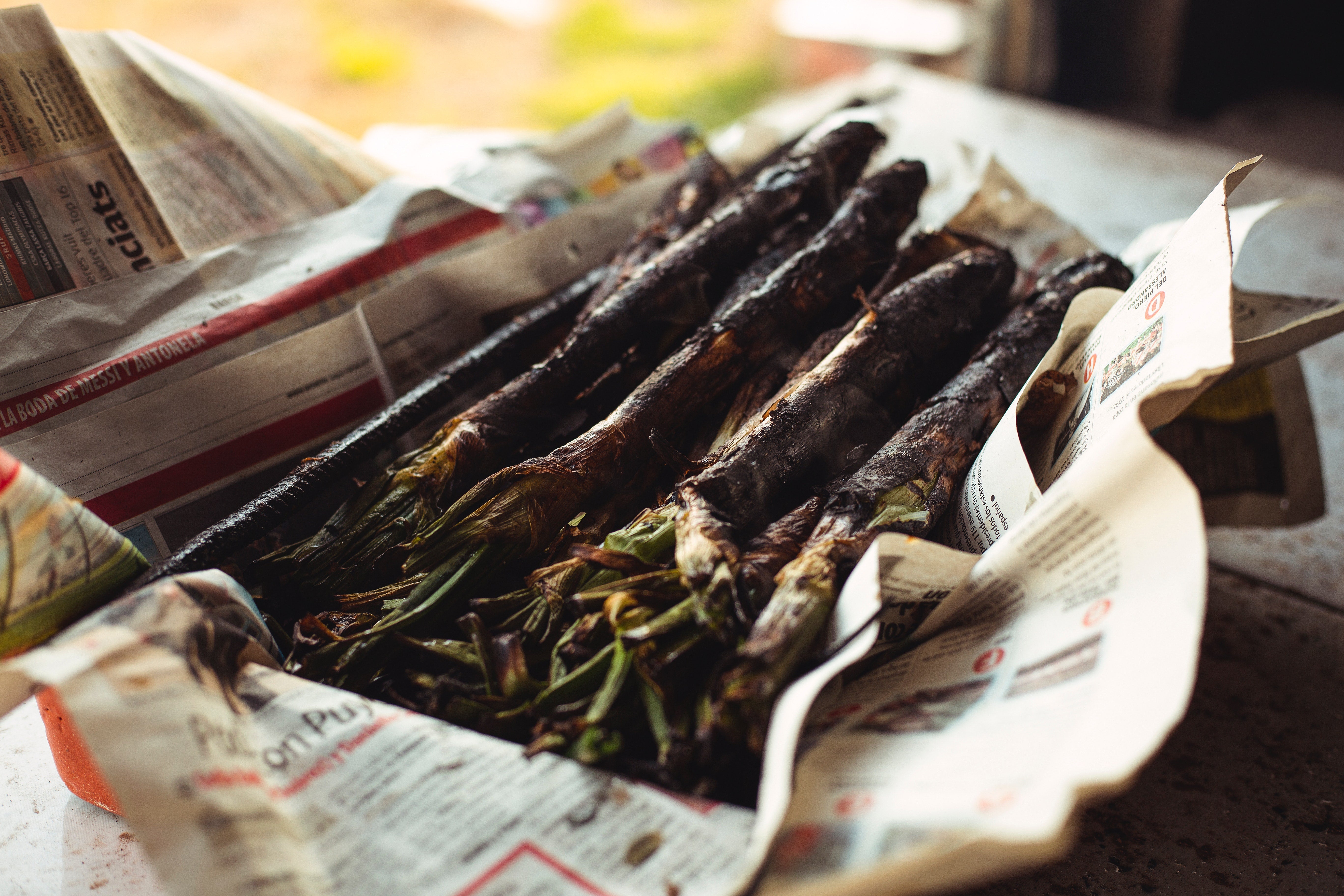 Los calçots, el típico plato catalán que conquista a los madrileños Los calçots, el típico plato catalán que conquista a los madrileños