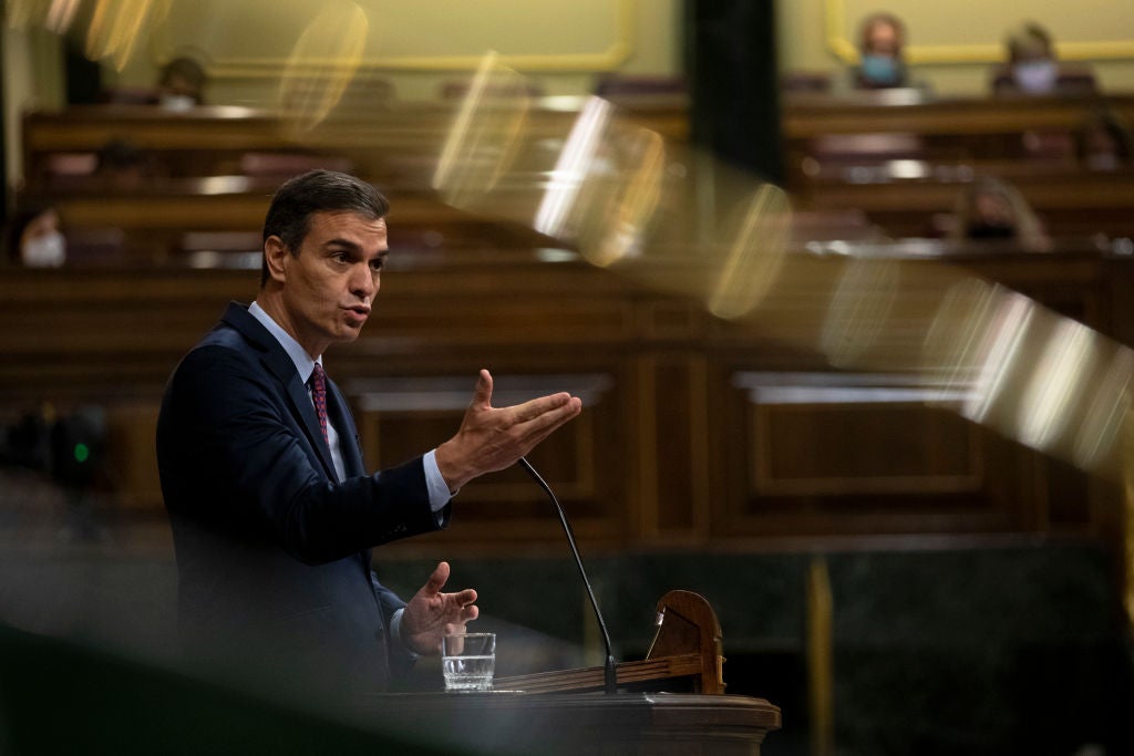 El CIS aumenta la ventaja del PSOE pese al 'Tito Berni' y castiga a Unidas Podemos por la ley 'sólo sí es sí' El CIS aumenta la ventaja del PSOE pese al 'Tito Berni' y castiga a Unidas Podemos por la ley 'sólo sí es sí'