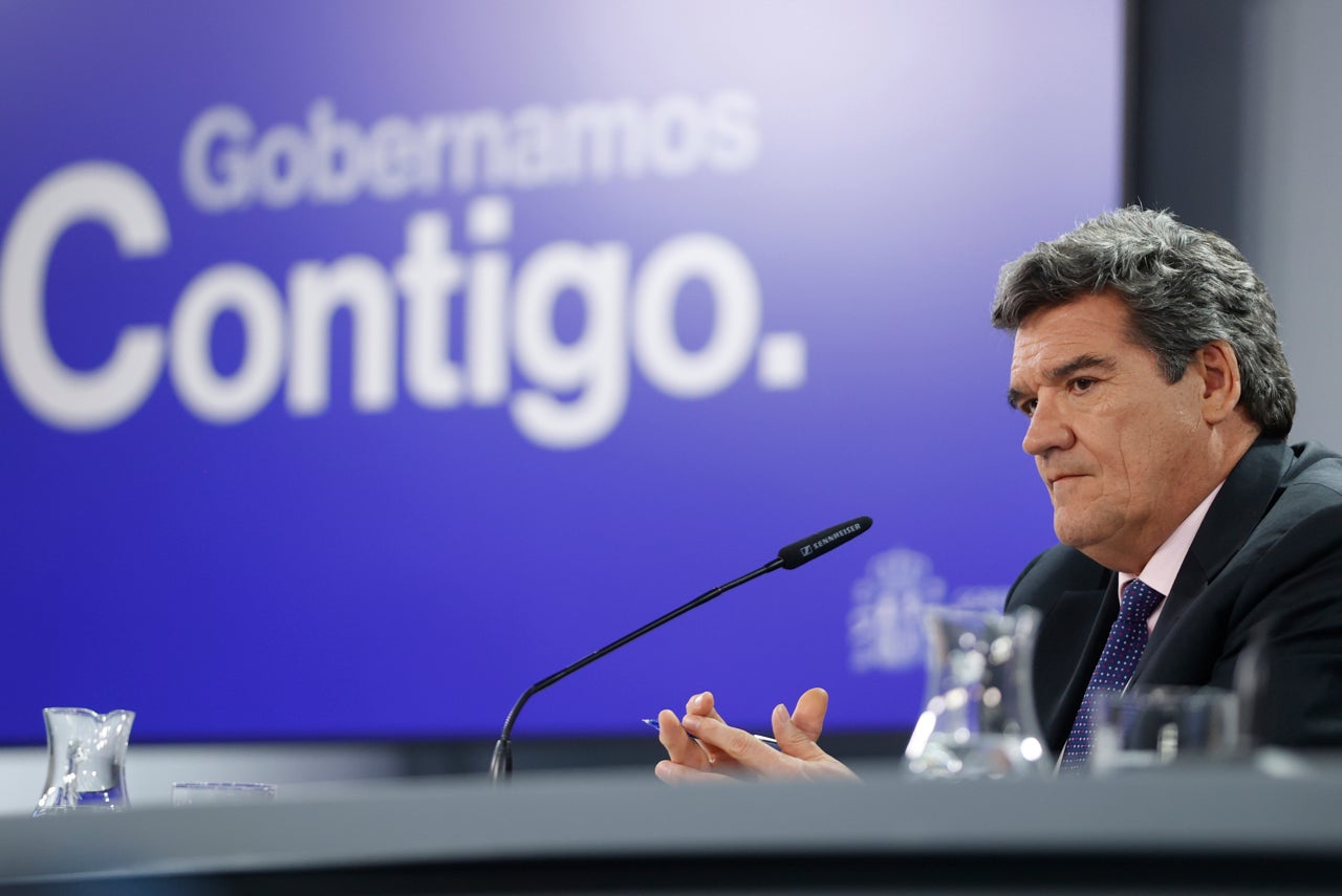 Escrivá no cree que las empresas vayan a cargar en los salarios de los trabajadores el aumento de las cotizaciones Escrivá no cree que las empresas vayan a cargar en los salarios de los trabajadores el aumento de las cotizaciones