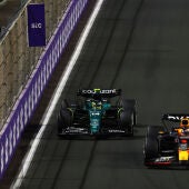 Fernando Alonso y Max Verstappen durante el GP Arabia Saudí