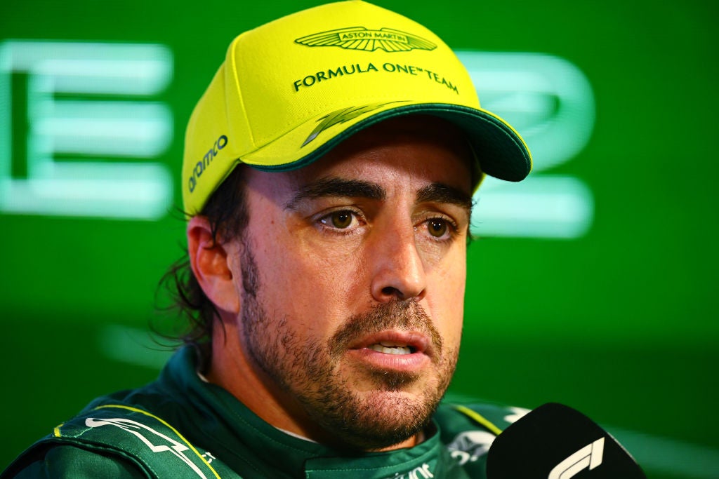 Fernando Alonso: "Si me llegan a decir que teníamos diez segundos de penalización hubiera tirado más" Fernando Alonso: "Si me llegan a decir que teníamos diez segundos de penalización hubiera tirado más"