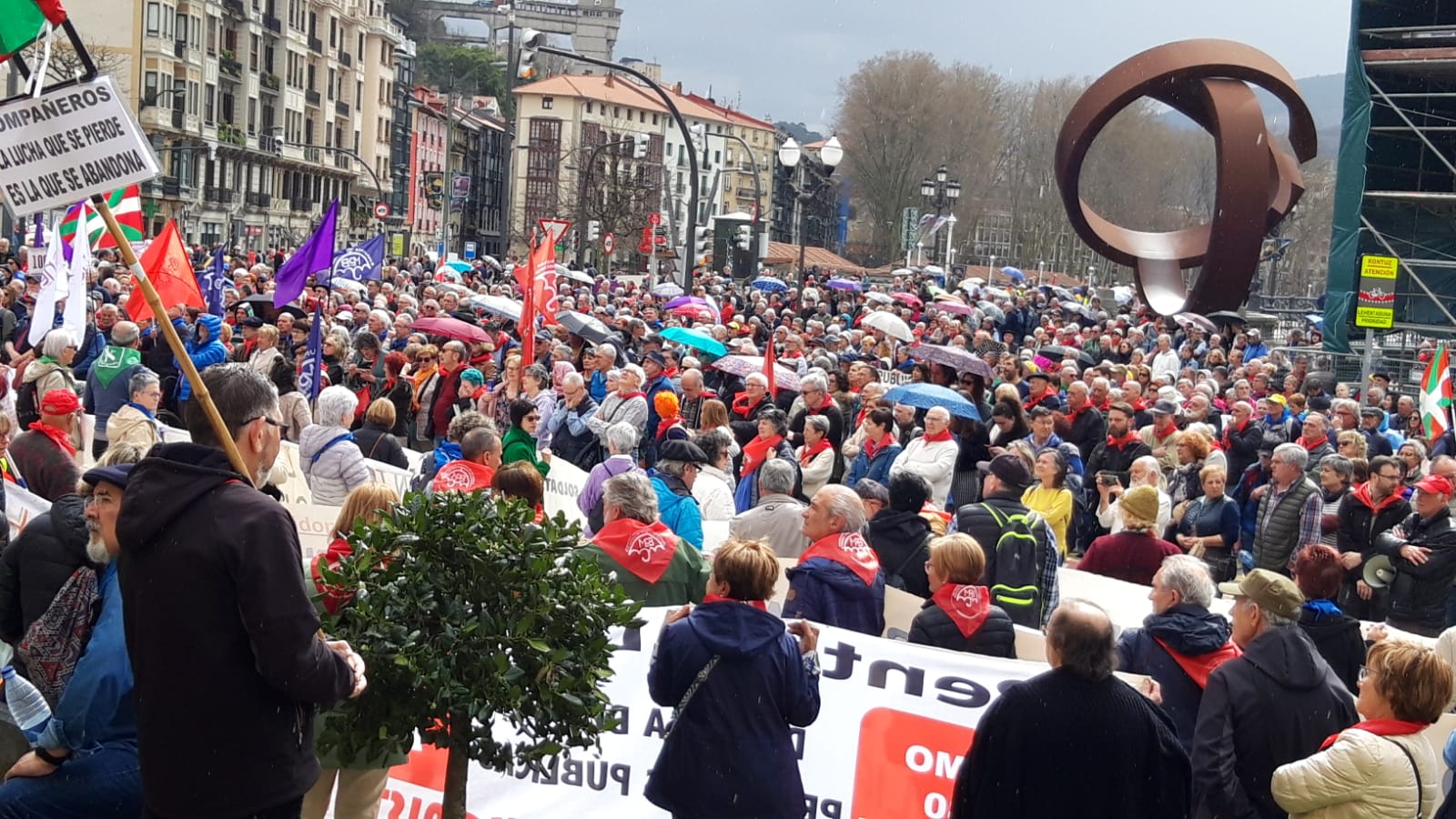 Pensionistas vascos "seguirán en la calle" y darán prioridad a acabar con la brecha de género que afecta a las mujeres Pensionistas vascos "seguirán en la calle" y darán prioridad a acabar con la brecha de género que afecta a las mujeres