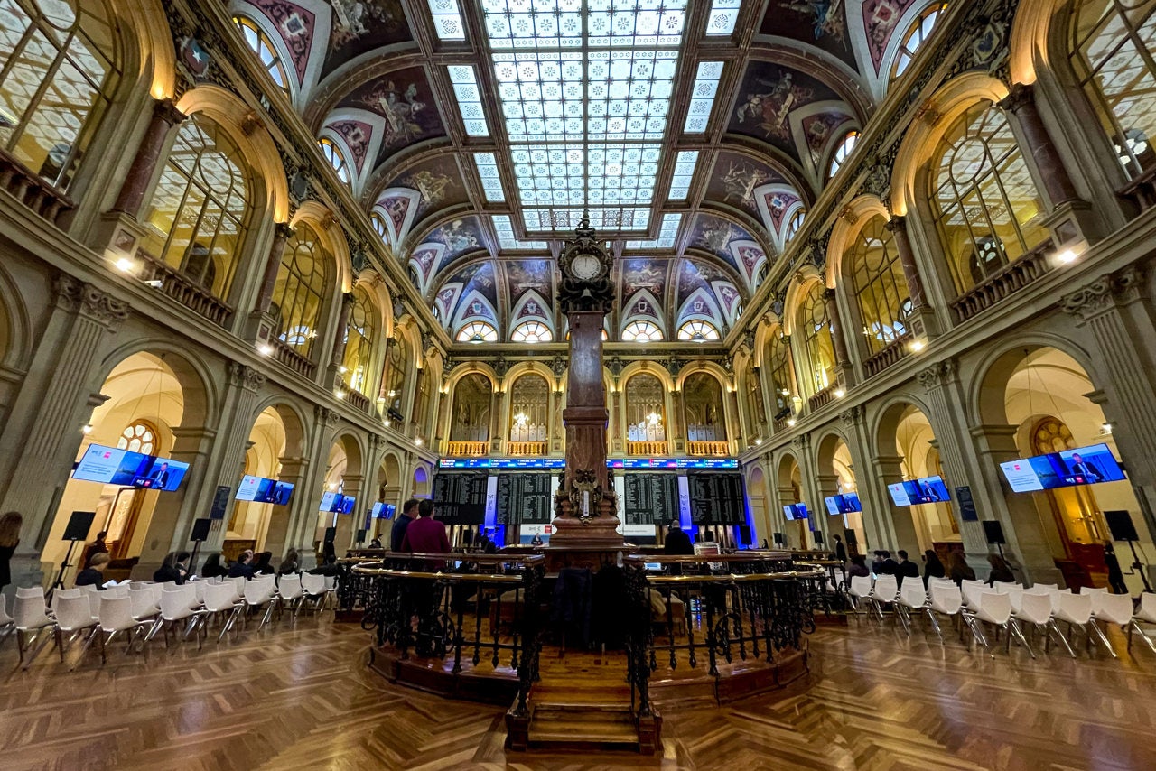 Las bolsas europeas abren con pérdidas tras el rescate de Credit Suisse por parte de UBS Las bolsas europeas abren con pérdidas tras el rescate de Credit Suisse por parte de UBS