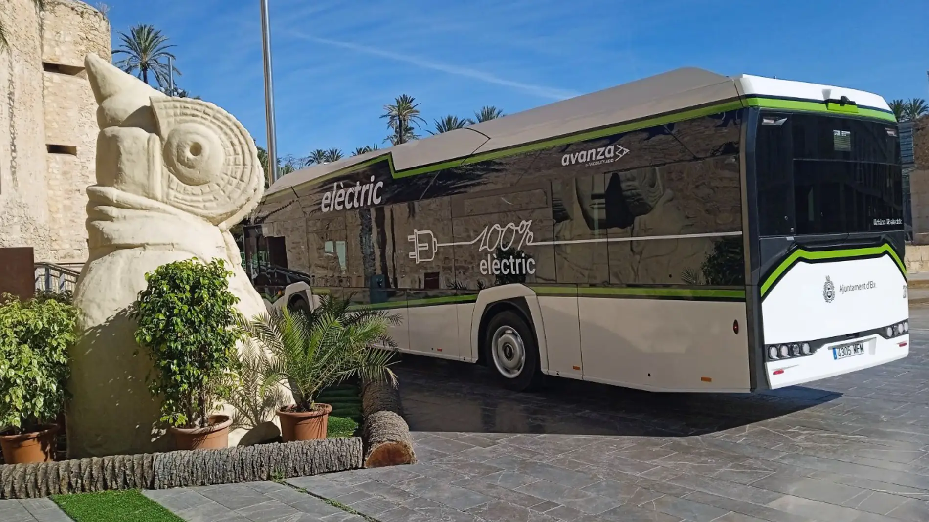 El primer autobús cien por cien eléctrico de la flota del autobús urbano de Elche. 