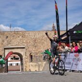 El francés Adrián Maire ganaba en Jerez y se hacía con la general de la Vuelta Ciclista a Extremadura