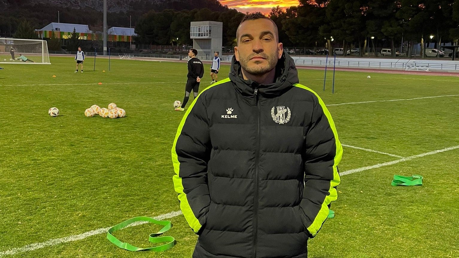 Adrián Hernández: "En el Yeclano luchamos contra un trasatlántico con una patera" Adrián Hernández: "En el Yeclano luchamos contra un trasatlántico con una patera"