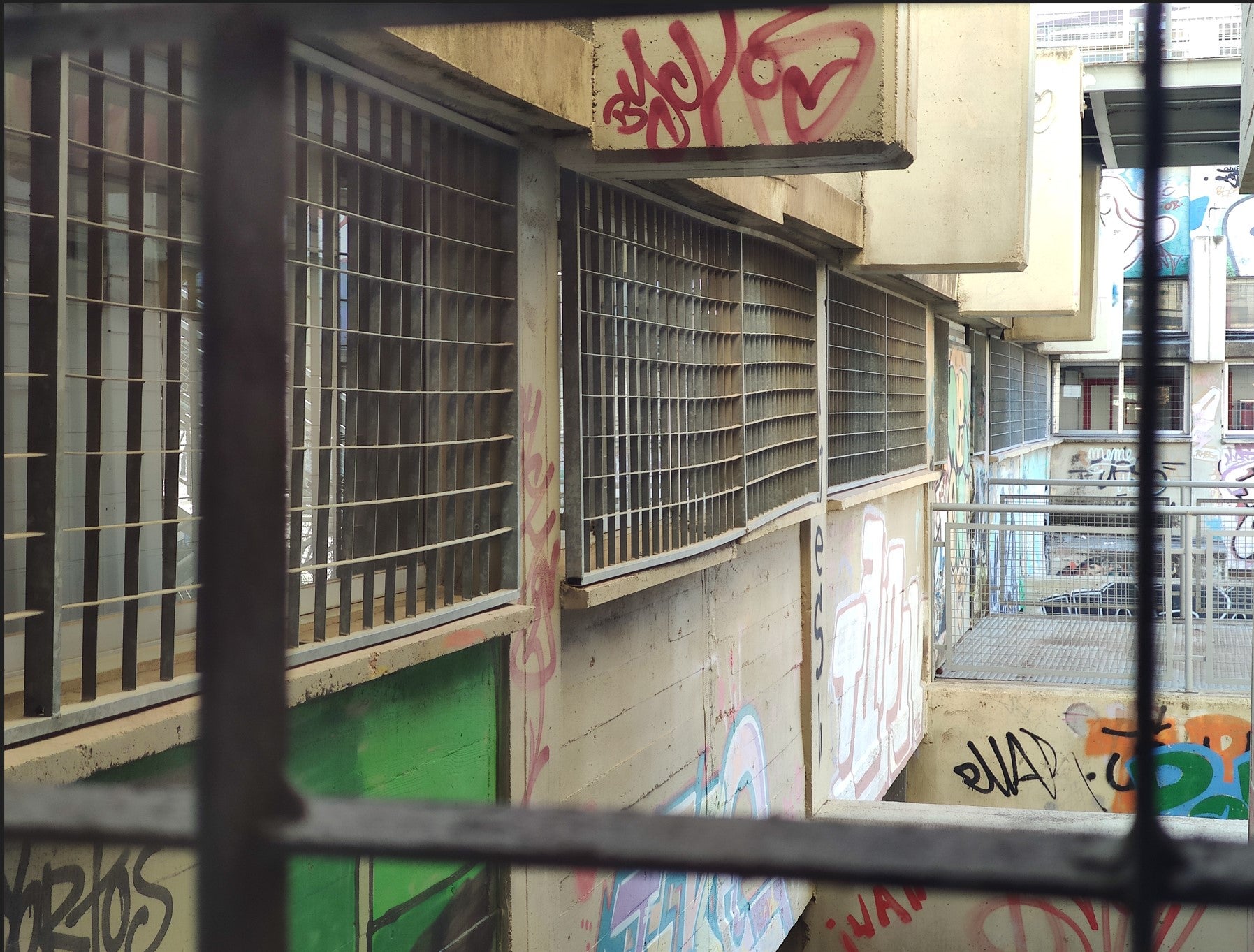 El AMPA del IES Sorolla exige una rehabilitación integral del centro que acabe con su estado “ruinoso” El AMPA del IES Sorolla exige una rehabilitación integral del centro que acabe con su estado “ruinoso”