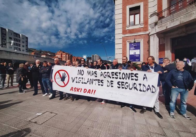 Los vigilantes de Seguridad del Hospital de Basurto piden mayor protección Los vigilantes de Seguridad del Hospital de Basurto piden mayor protección