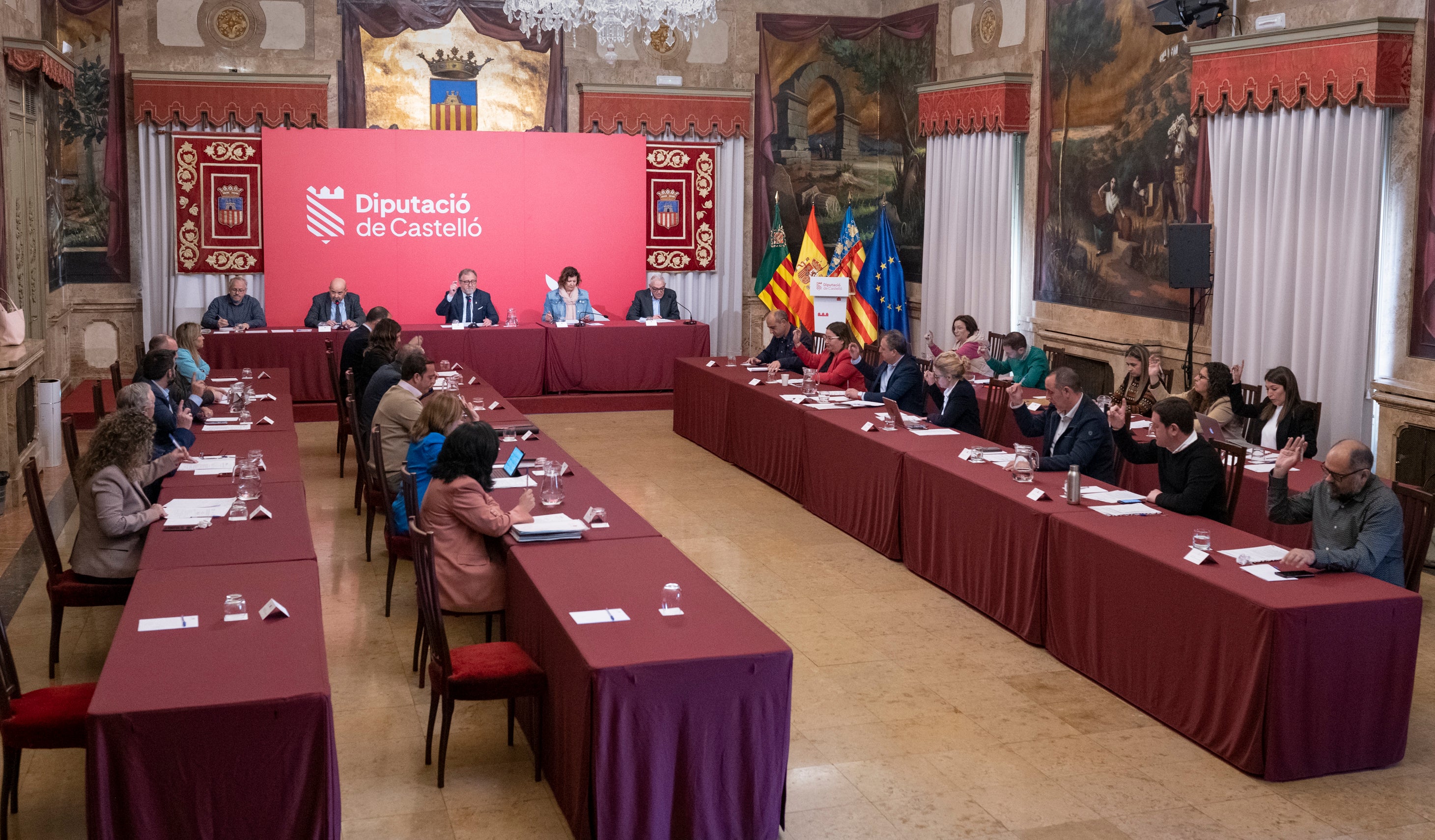 Las alcaldesas de Benicasim y Onda piden presencia en la futura Diputación Provincial Las alcaldesas de Benicasim y Onda piden presencia en la futura Diputación Provincial