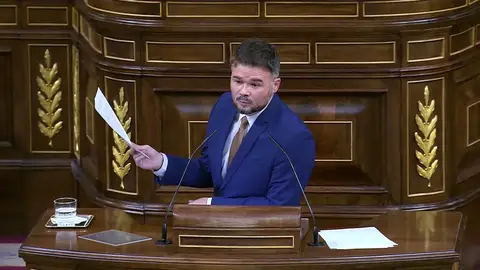 Gabriel Rufián a Tamames: "Quienes firman su moción son hijos y nietos de los que le encarcelaron" Gabriel Rufián a Tamames: "Quienes firman su moción son hijos y nietos de los que le encarcelaron"