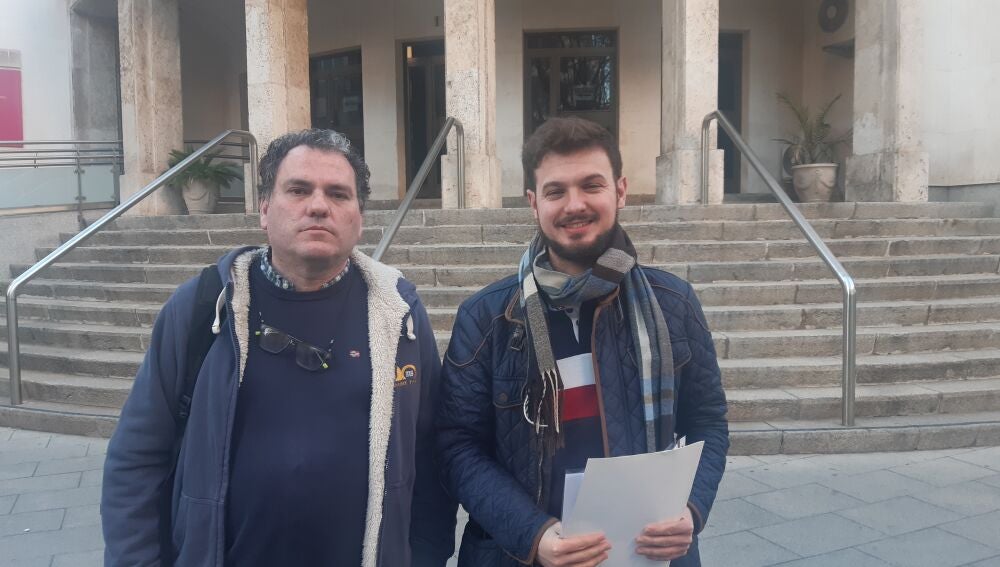 Ismael Martín y Álvaro García Rayo, representantes de la Asociación de Usuarios del AVE Ismael Martín y Álvaro García Rayo, representantes de la Asociación de Usuarios del AVE