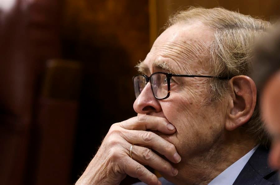 Tamames da un giro a su discurso y no hace referencia al adelanto electoral Tamames da un giro a su discurso y no hace referencia al adelanto electoral