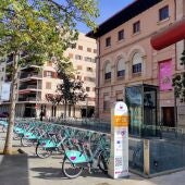 Imagen de archivo de una estación de servicio de bicicletas. 