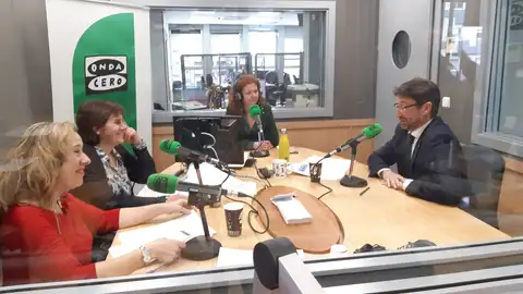 Belarmina Díaz, Pilar Varela y Enrique Fernández en Más de Uno Oviedo Belarmina Díaz, Pilar Varela y Enrique Fernández en Más de Uno Oviedo