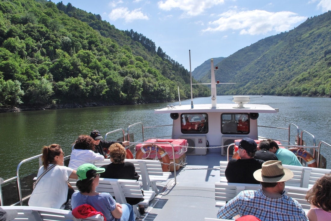 Chegan os catamaráns eléctricos á Ribeira Sacra sen ter onde enchufalos Chegan os catamaráns eléctricos á Ribeira Sacra sen ter onde enchufalos
