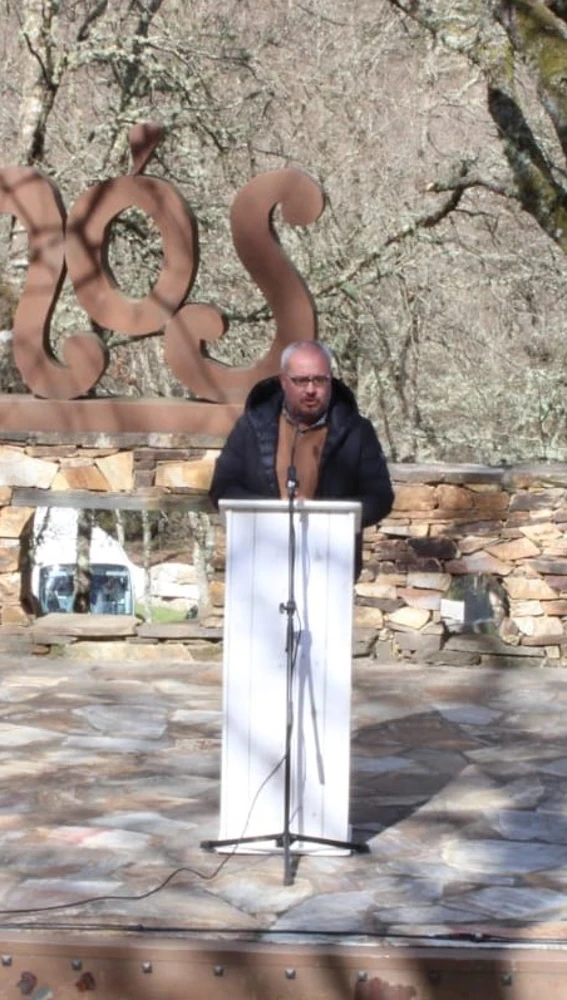 300 rapaces homenaxean a Rosalía, Lamas Carvajal, Pondal e Curros na celebración do Día da Poesía 300 rapaces homenaxean a Rosalía, Lamas Carvajal, Pondal e Curros na celebración do Día da Poesía