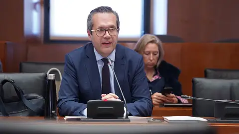 Carlos Ortas en una intervención en el parlamento Carlos Ortas en una intervención en el parlamento