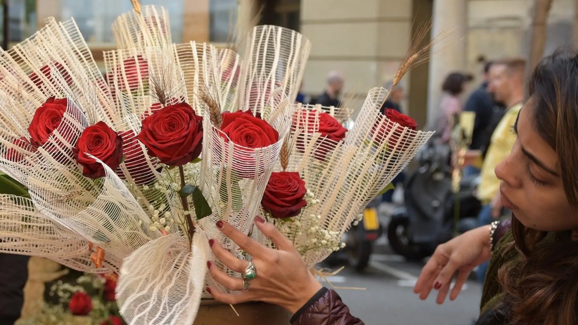 El Sant Jordi de este año se espera de récord con el total retorno a la normalidad prepandémica El Sant Jordi de este año se espera de récord con el total retorno a la normalidad prepandémica