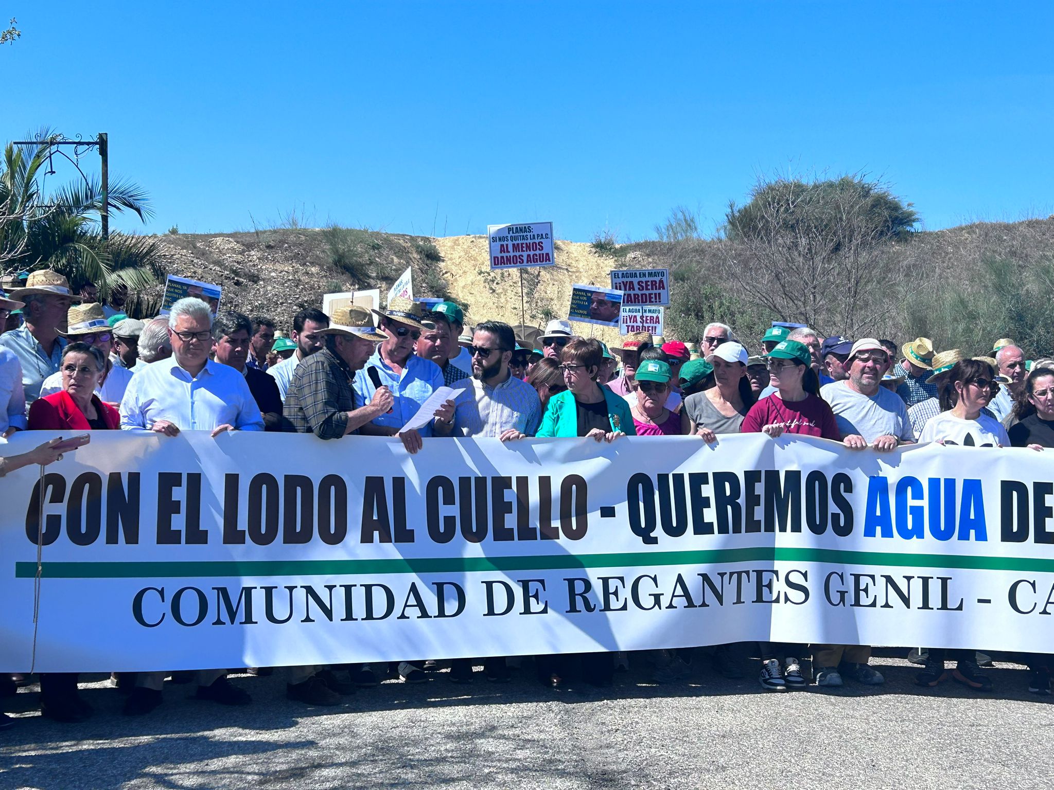 Los regantes del Genil-Cabra reclaman una solución que garantice riegos con agua de calidad Los regantes del Genil-Cabra reclaman una solución que garantice riegos con agua de calidad