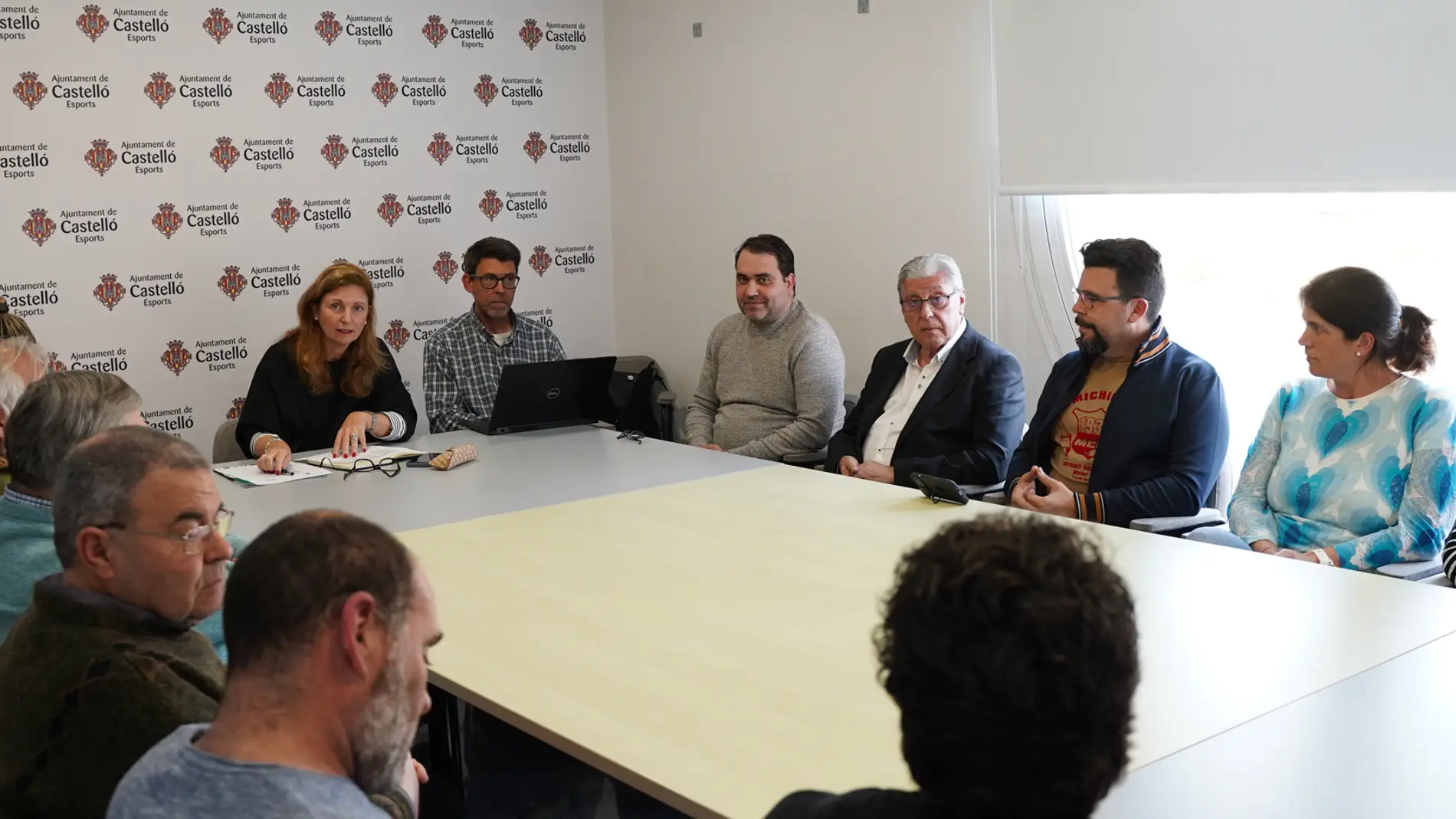 Marco se reúne con los clubs de Castelló para buscar soluciones ante el anuncio de la retirada de ayudas