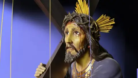 Anuncio Viacrucis de Albares. Anuncio Viacrucis de Albares.