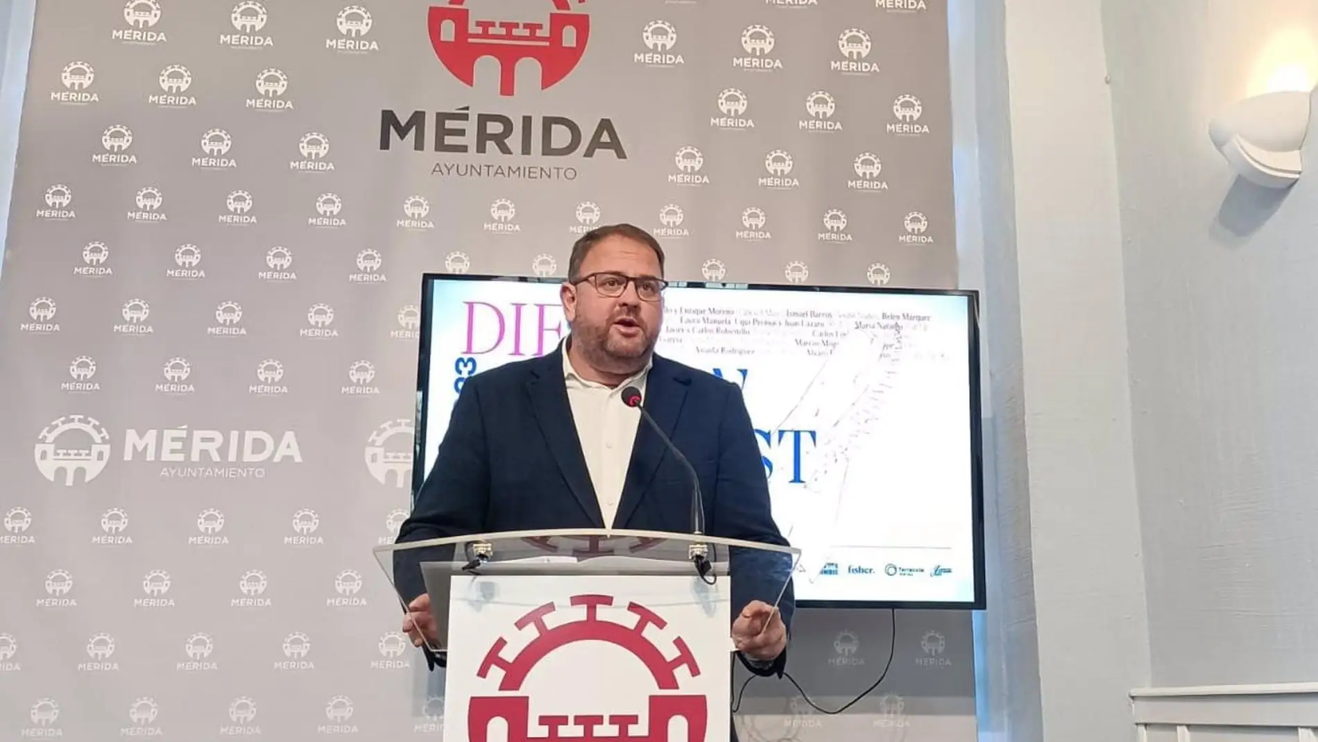 El alcalde de Mérida dice que no va a dimitir tras las grabaciones difundidas y que "está muy claro explicado" el asunto