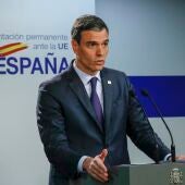 El presidente del Gobierno de España, Pedro Sánchez, habla durante una conferencia de prensa al final de una cumbre de la UE en Bruselas