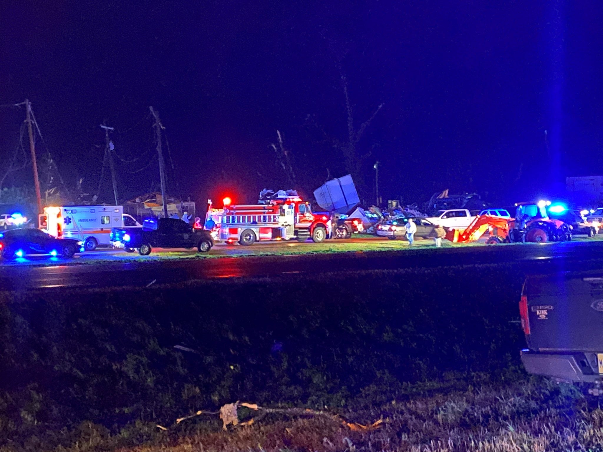 Al menos 23 muertos después de que un tornado arrasara el oeste de Misisipi Al menos 23 muertos después de que un tornado arrasara el oeste de Misisipi