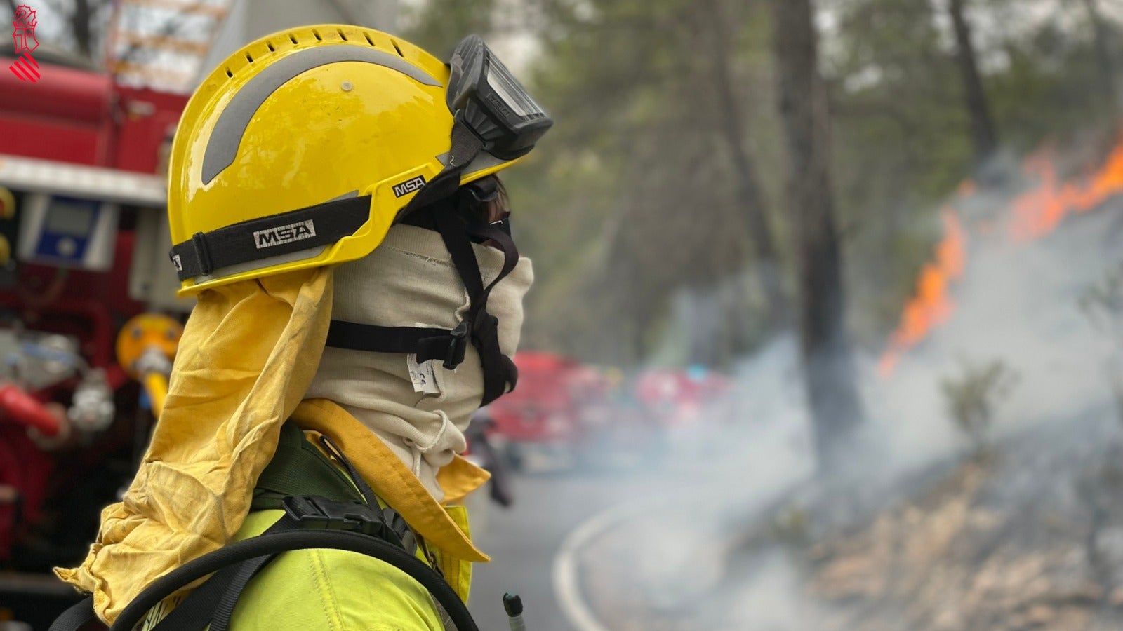 El incendio se mantiene en su perímetro, pero el fuego sigue con voracidad El incendio se mantiene en su perímetro, pero el fuego sigue con voracidad