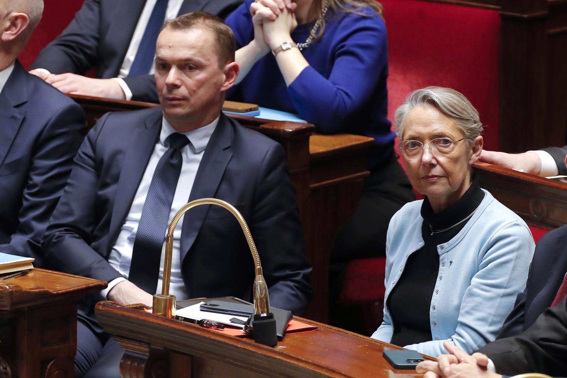 El Gobierno francés se abre a negociar la polémica reforma de las pensiones El Gobierno francés se abre a negociar la polémica reforma de las pensiones