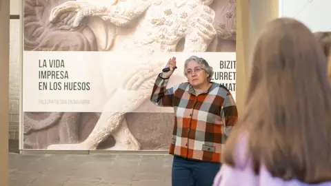 Patxuka de Miguel Doctora en Historia, especialista en osteoarqueología