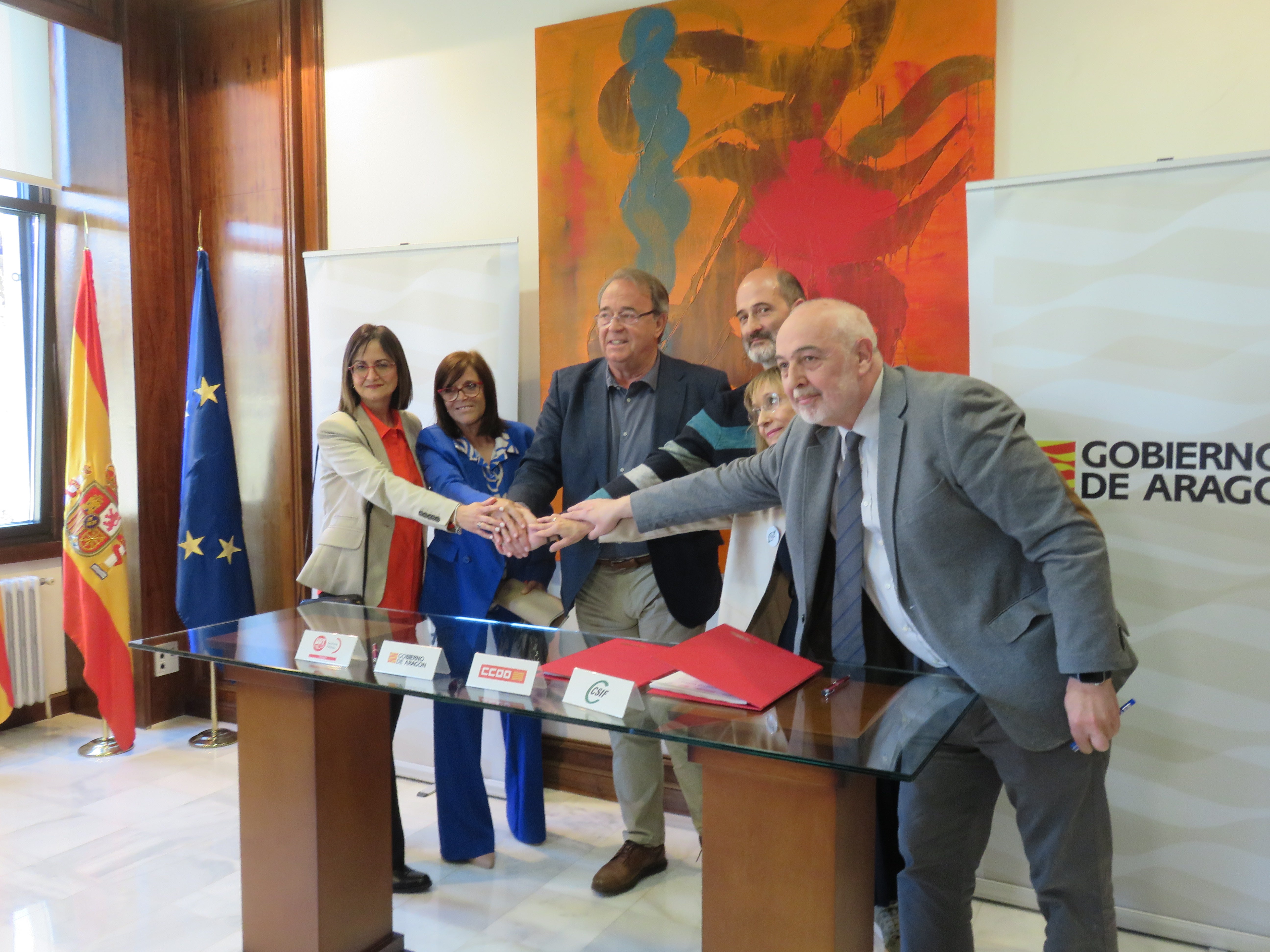 Los 12.000 empleados de la Administración reducen su jornada laboral Los 12.000 empleados de la Administración reducen su jornada laboral