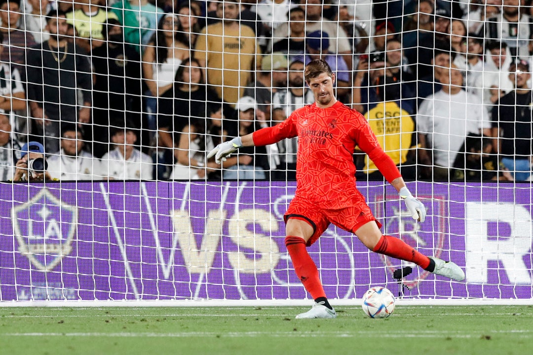 Courtois abandona la concentración de Bélgica Courtois abandona la concentración de Bélgica