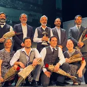 Imanol Arias y Vicente Arques junto con el reparto de 'Muerte de un Viajante' Imanol Arias y Vicente Arques junto con el reparto de 'Muerte de un Viajante'