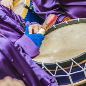 Imagen de archivo de tambores de Semana Santa. 
