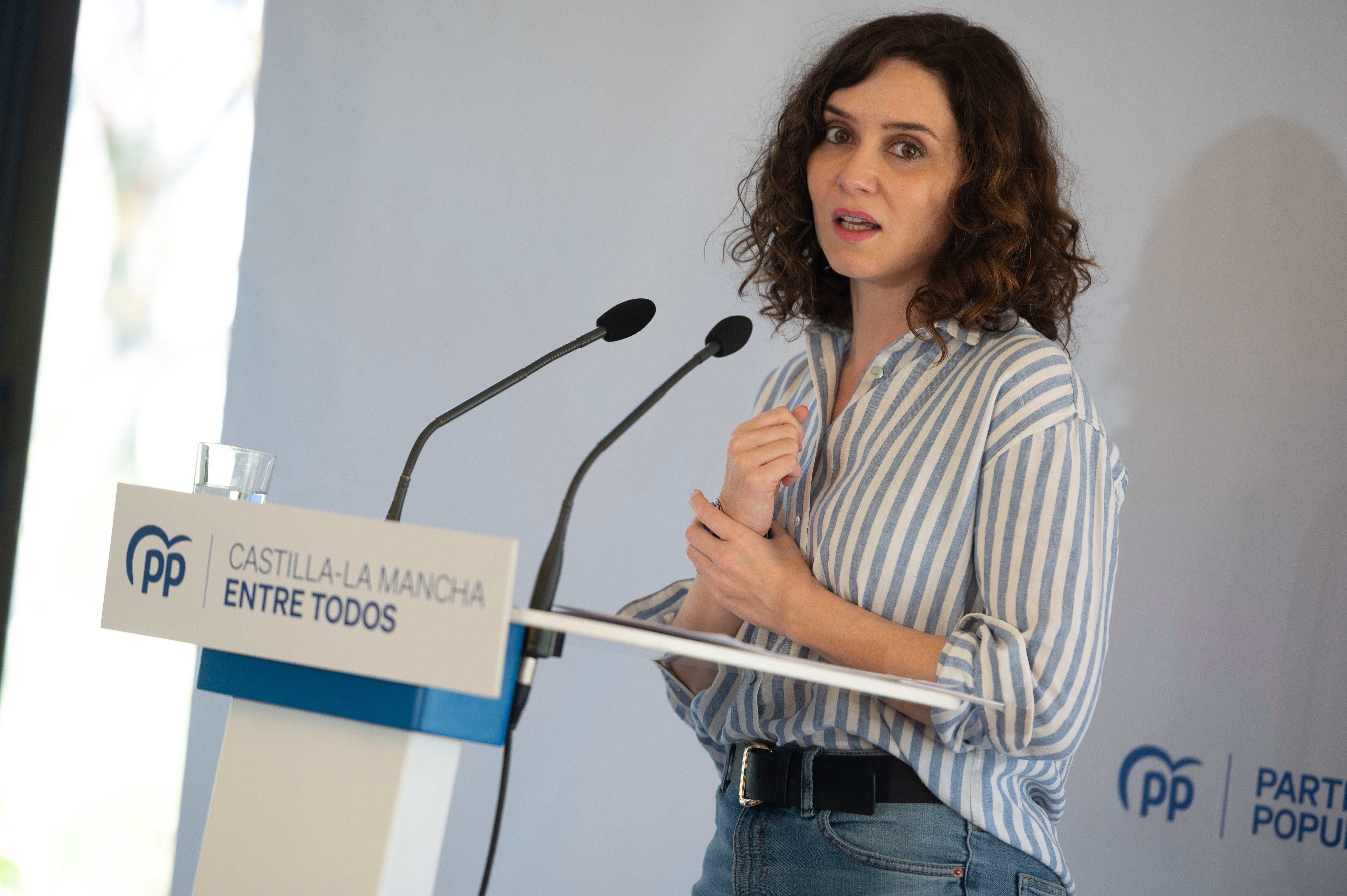 Encuestas: Ayuso lograría la mayoría absoluta el 28M a costa de la bajada de Vox Encuestas: Ayuso lograría la mayoría absoluta el 28M a costa de la bajada de Vox