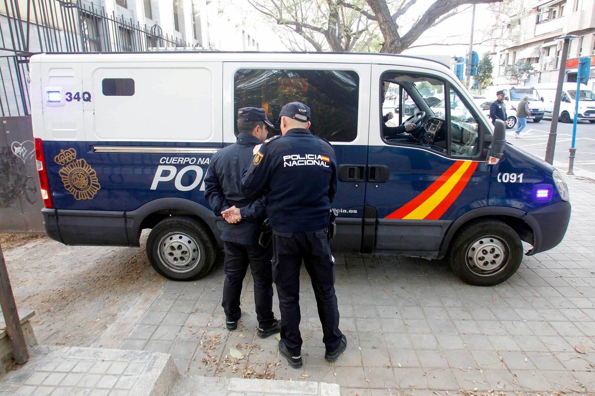Detenida tras sacar un revólver en un partido de fútbol infantil en Madrid Detenida tras sacar un revólver en un partido de fútbol infantil en Madrid