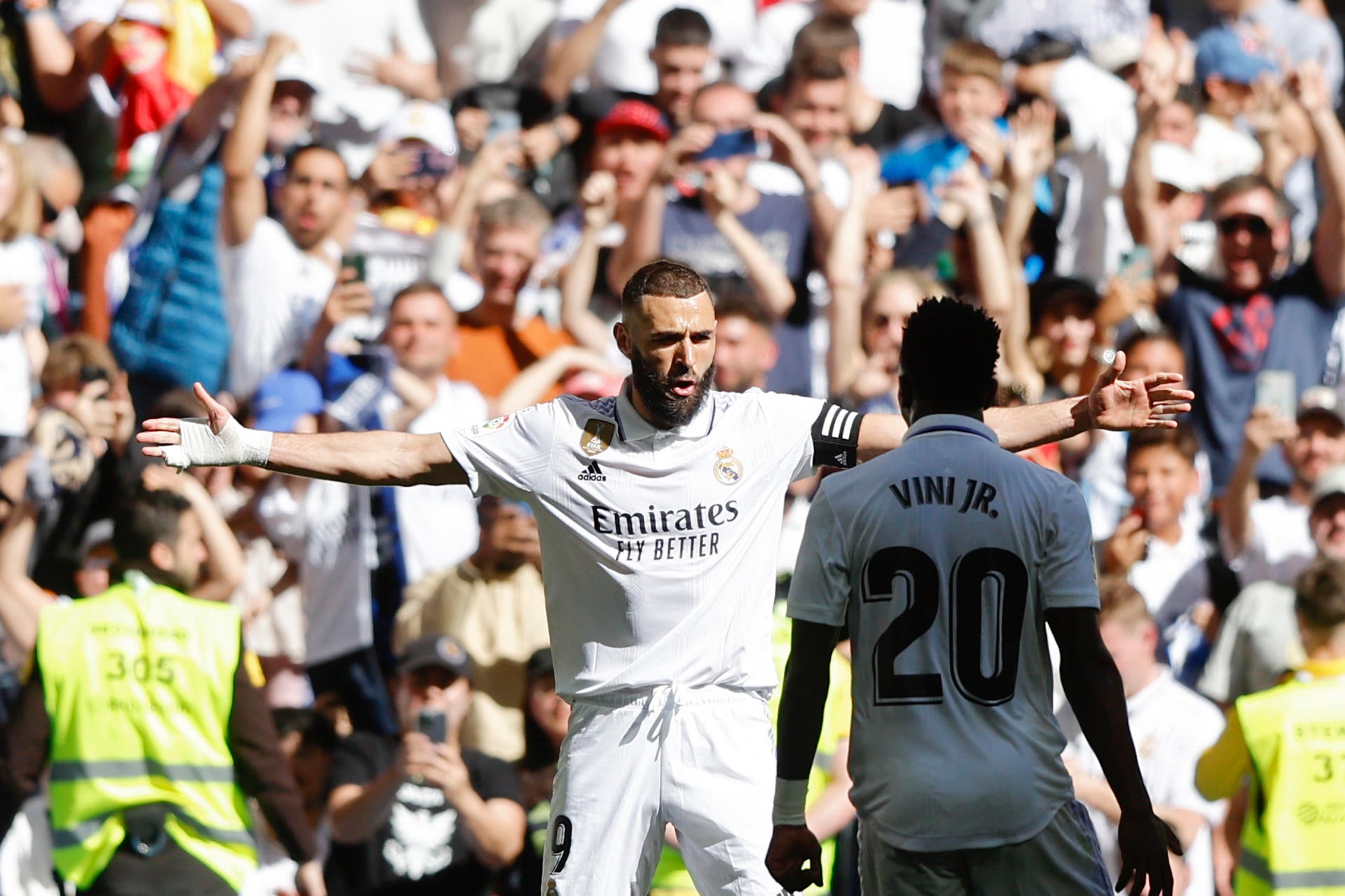 Procesión de goles con un histórico hat-trick de Benzema al Valladolid Procesión de goles con un histórico hat-trick de Benzema al Valladolid