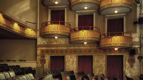 Natalia Menéndez: "Tú puedes hacer teatro hasta que tu cabeza aguante y tu físico también" Natalia Menéndez: "Tú puedes hacer teatro hasta que tu cabeza aguante y tu físico también"