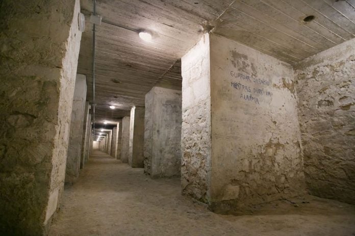 Vuelven las visitas guiadas a los refugios antiaéreos de la Guerra Civil de Alicante Vuelven las visitas guiadas a los refugios antiaéreos de la Guerra Civil de Alicante