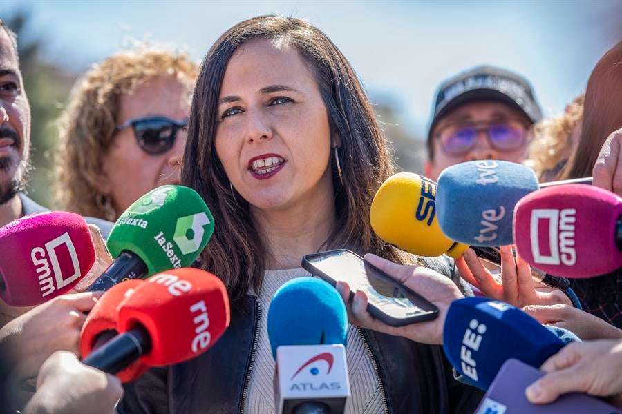 Belarra replica a Sánchez por su presión para llegar a un acuerdo con Sumar: "Que se concentre en gobernar" Belarra replica a Sánchez por su presión para llegar a un acuerdo con Sumar: "Que se concentre en gobernar"