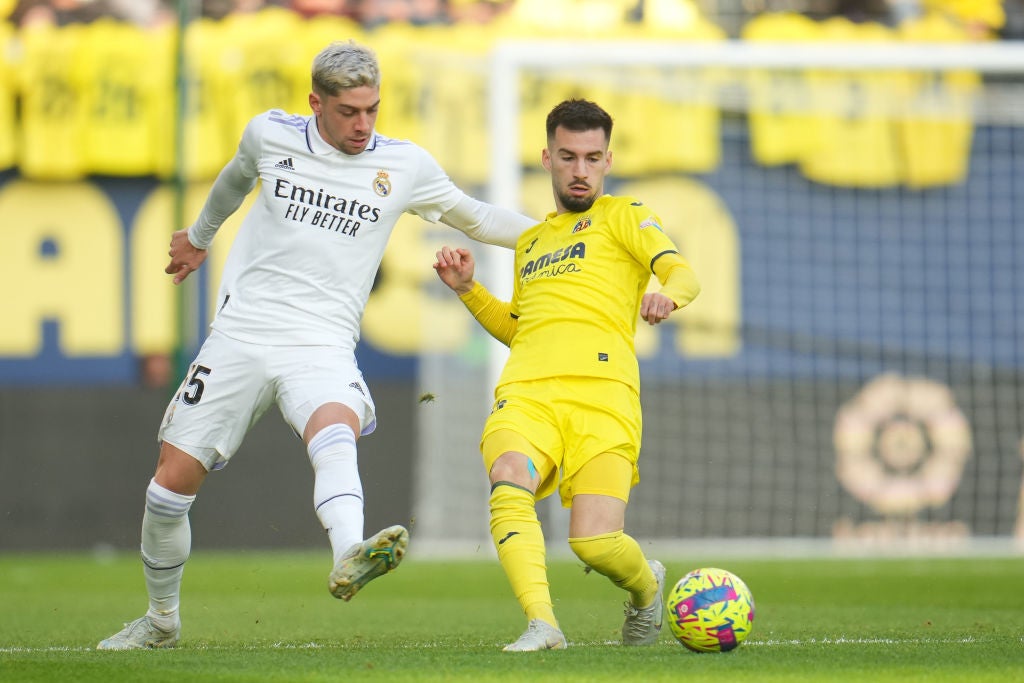 Archivada la denuncia de Álex Baena contra Fede Valverde por la supuesta agresión en el párking del Bernabéu Archivada la denuncia de Álex Baena contra Fede Valverde por la supuesta agresión en el párking del Bernabéu