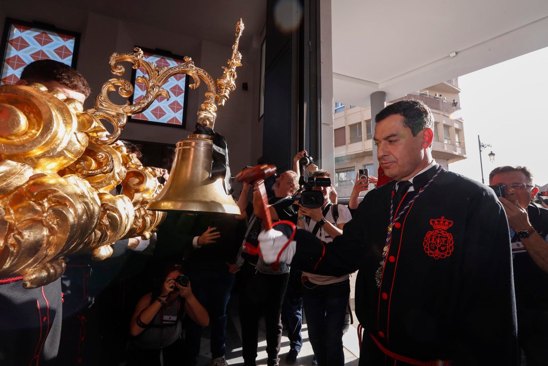 Juanma Moreno lamenta la sátira de TV3 sobre la Virgen del Rocío y la tilda de falta de respeto Juanma Moreno lamenta la sátira de TV3 sobre la Virgen del Rocío y la tilda de falta de respeto