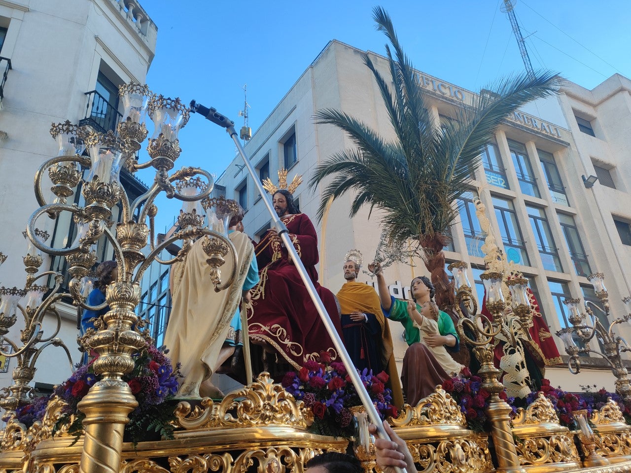 Consulta las calles donde no se podrá aparcar en Badajoz durante Semana Santa Consulta las calles donde no se podrá aparcar en Badajoz durante Semana Santa