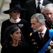Letizia y Felipe VI, en el funeral de Isabel II.