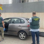 Desarticulada una banda que se dedicaba al robo de vehículos y su uso en alunizajes en la Vega Baja Desarticulada una banda que se dedicaba al robo de vehículos y su uso en alunizajes en la Vega Baja